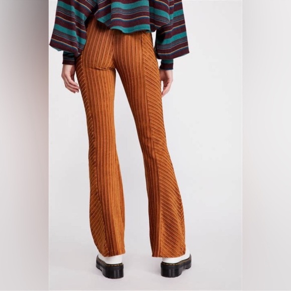 Free people flare pull up velvet pants women’s - Picture 5 of 15